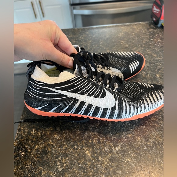 NIKE Woman’s Hyperfeel Runners - Picture 5 of 5